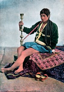 Persisk kvinde ryger i Kalgan, c1890 af Unbekannt