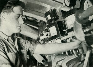 Underofficer på en britisk ubåd, Anden Verdenskrig, 1945. af Unbekannt