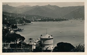 Portofino - Castello Brown og Panorama af Tigullio-bugten, c1900. af Unbekannt