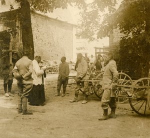 Præst siger messe i det fri, c1914-c1918 af Unbekannt