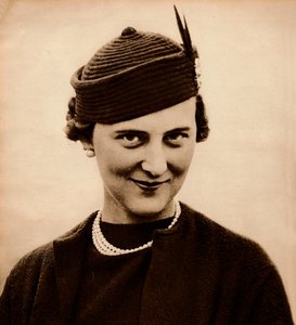 Prinsesse Marina blev forlovet med kong George vs yngste søn, prins George nu hertug af Kent, w af Unbekannt