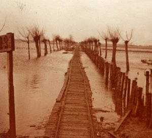 Jernbanelinje, Nieuwpoort, Flandern, Belgien, c1914-c1918 af Unbekannt
