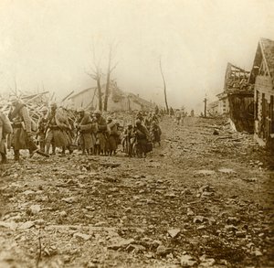 Nødhjælpsinfanteri ved angrebet af Douaumont, det nordlige Frankrig, 1916 af Unbekannt