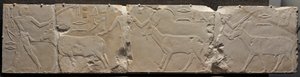Relief af mænd, der bringer ørkendyr, ca. 2311-2281 f.Kr. af Unbekannt
