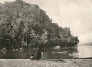 River Scene - The Second Defile, nær Bhamo, 1900. af Unbekannt