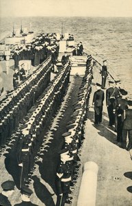 Royal Marines stillede op på parade om bord på et skib, Anden Verdenskrig, c1939-c1943 1944. af Unbekannt