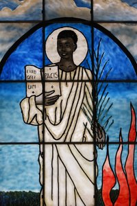 Saint Kiriwawanvu afbildet på farvet glas, Lome, Togo af Unbekannt