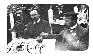 Samuel Franklin Cody 1862-1913, vendende kamera af Unbekannt