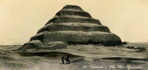 Saqqara - Trinpyramiden, c1918-c1939. af Unbekannt
