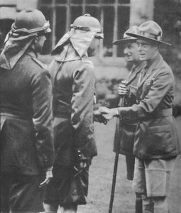 Spejdere budt velkommen af prinsen af Wales ved jamboreen i Arrowe Park, Birkenhead, 1929 1936 af Unbekannt