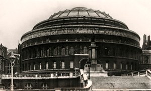 Den sydlige indgang til Royal Albert Hall, London, begyndelsen af det 20. århundrede af Unbekannt