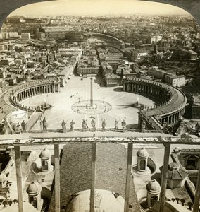 Peterspladsen fra kuplen i St. Petersbasilikaen, Rom, Italien af Unbekannt