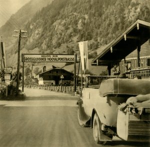 Start af Grossglockner High Alpine Road, Fusch an der Großglocknerstraße, Østrig, c1935. af Unbekannt