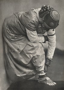 Tamulin med fod og hovedbeklædning, 1926 af Unbekannt