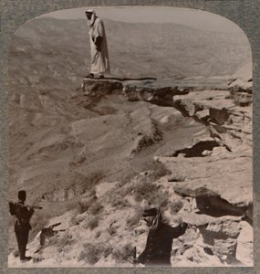 Arno. Dragoman stående på klippen, c1900 af Unbekannt