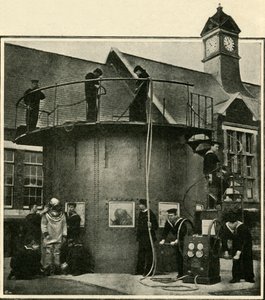 Dykkertanken i Portsmouth, hvor dykkere uddannes, 1901. af Unbekannt