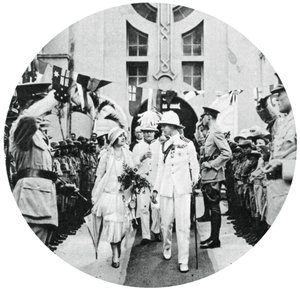 Hertugen og hertuginden af York besøger Admiral Benbows grav, Kingston, Jamaica, 1927, 1937 af Unbekannt