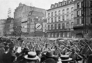 Den tyske hær marcherer gennem Bruxelles, Første Verdenskrig, c1914 1920 af Unbekannt