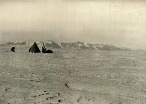 Queen Alexandra Range fotograferet på vej ned ad gletsjeren, c1908, 1909 af Unbekannt