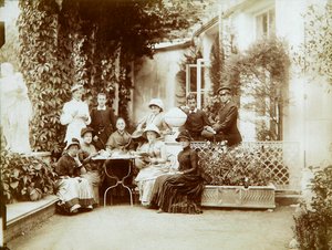 Hertug Fjodor Uvarovs familie på deres landejendom, Porechye, Rusland, 1880