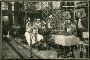 Dette er interiøret i et af zarernes destillerier, 1901. af Unbekannt