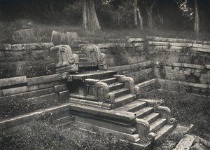 Trapper i en muret badedam, Anuradhapura, 1926 af Unbekannt