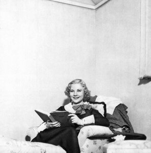 Una Merkel, amerikansk filmskuespillerinde, 1934-1935 af Unbekannt