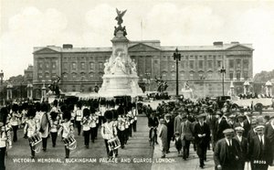 Victoria Memorial, Buckingham Palace and Guards, London, 1930