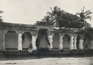 Lobby på et hinduistisk tempel, Ceylon, 1926 af Unbekannt