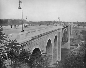 Washington Bridge, Harlem River, New York, c1897. af Unbekannt