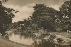 Hvor forhistoriens dyr lurer ved søen på paladsområdet, c1935. af Unbekannt