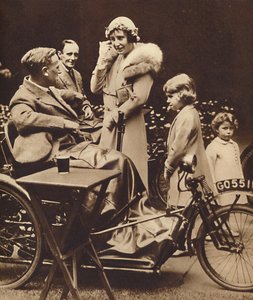 Med handicappede tidligere tjenestemænd, c1936, 1937 af Unbekannt