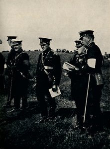 Med General French ved Army Manoevres, 1912, 1945. af Unbekannt