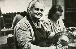 Kvindelige flyvedligeholdelses- og reparationsarbejdere, South Wales, Anden Verdenskrig, c1939-c1944 1946. af Unbekannt