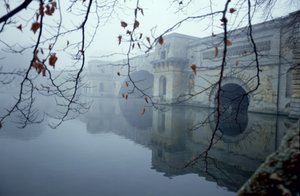 Bro over søen, Blenheim Palace, Oxfordshire, bygget ca. 1705-24 århundrede af Unbekannt Unbekannt