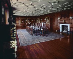 Drumlanrig Castle: spisestue med et portræt af William, den sidste hertug af Queensberry af Unbekannt Unbekannt
