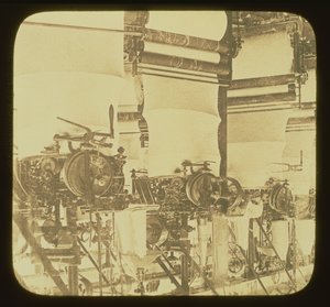 Strikkemaskiner på arbejde i Wolsey Woolen Factory, Leicestershire, ca. 1850 af Unbekannt Unbekannt