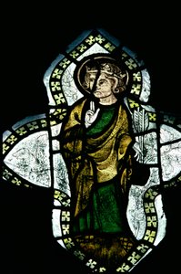 St.Edmund, kronet og nimbed, bærende pilene af sit martyrium, 14. århundrede farvet glas af Unbekannt Unbekannt