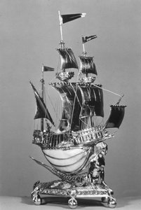 Burghley Nef, nautilus-skallen monteret i sølv og pakkeforgyldt af Pierre le Flamand, 1482-83