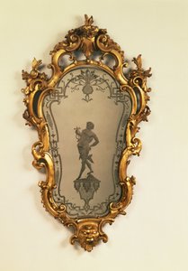 Venetiansk girandol af forgyldt træ, cartoucheplade indgraveret med en klassisk figur af Unbekannt Unbekannt
