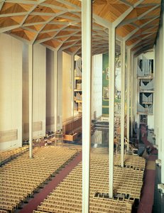 Udsigt over skibet, Coventry Cathedral af Unbekannt Unbekannt