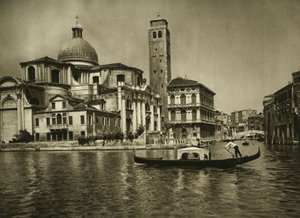 En gondol i Canal Grande overfor kirken Saint Jeremiah (San geremia) i kvarteret Cannaregio. Venedig fotografi af Wilhelm Bode af Unbekannt