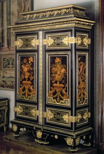 Armoire, med intarsiadekoration, af Andre Charles Boulle (1642-1732), Paris, slutningen af det 17. århundrede (ibenholt og bronze) af Unbekannt