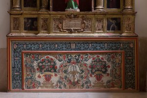 Kollegial kirke. Interiør. nordlige sideskib. Alter (San Jose). Antependium. Olie på træ. 1700-tallet. af Unbekannt