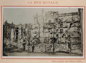 Commune de Paris (1871): udsigt over ruinerne på Rue Royale i Paris i maj 1871. Foto af Pierre Pepetit. Tryk på pap, Dim. 9x5,4 cm af Unbekannt