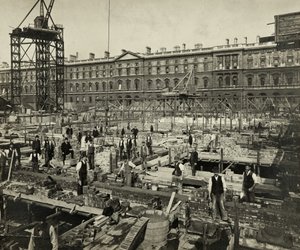 Opførelse af de nye regeringskontorer, Great George Street, Westminster, London, 24. september 1902, Storbritannien (s/h-foto) af Unbekannter Künstler