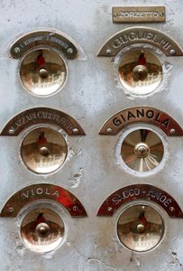 Dørklokkeknappanel, Venedig, Italien (foto) af Unbekannt