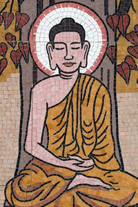 Ong Nui buddhistiske pagode, vægfresko, Buddhas liv, Shakyamuni Buddha, der sidder i meditationsstillingen under Bodhi-træet, Quy Nhon, Vietnam, 2019 (foto) af Unbekannt