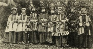 Osetini kvinder i traditionel dragt Minoritetsgruppe i Sovjetunionen af Benjamin Baud