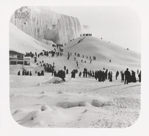 Menschen genießen den Schnee von Unbekannt